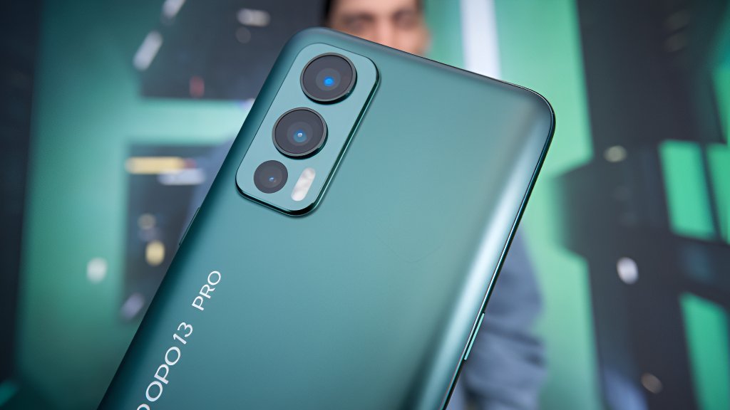 New DSLr Selfie Camera OPPO Reno 13 Pro 5g Smartphone : 50MP सेल्फी कैमरा और 5800mah बैटरी